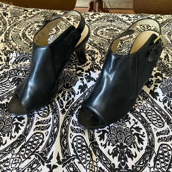 Black  Peekaboo Toe size 6.5 - Sling Back Platform Heels - Naturalizer No 5 - Picture 2 of 6